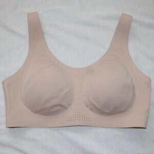 MOMCOZY Nude Everyday Seamless No Wire Bra sz Medium Removable Pads